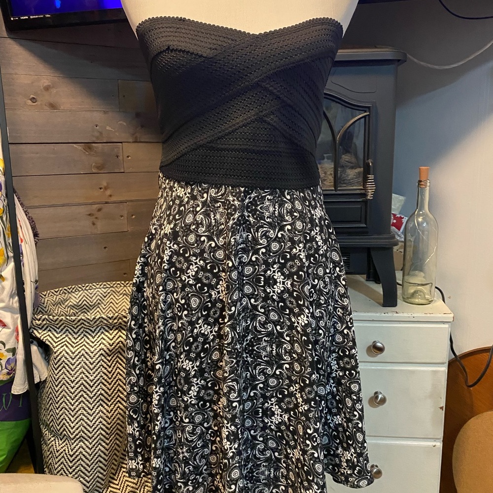 Gently used dress from Express size is Lg